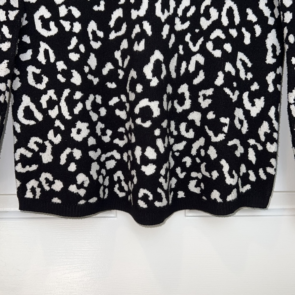Chico’s Animal Print Sweater Crewneck Small (Chico’s 0) Black White - Picture 3 of 10